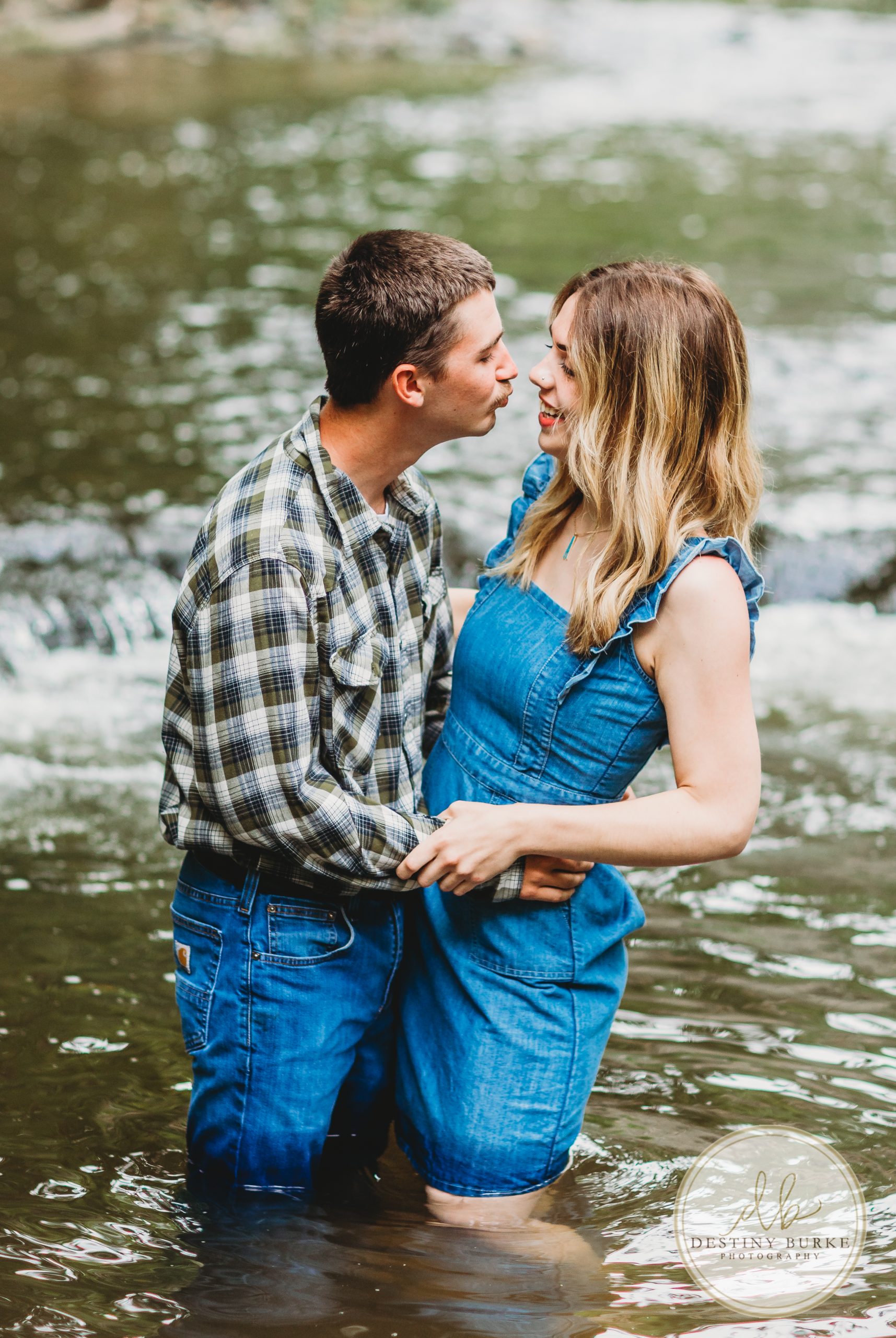 Rochester, Ny, Wedding, Photographer, Photography, Engagement, Couples, Mini Sessions, Avon NY, Avon, 5 Arch Bridge, Water, Creek Sessions,