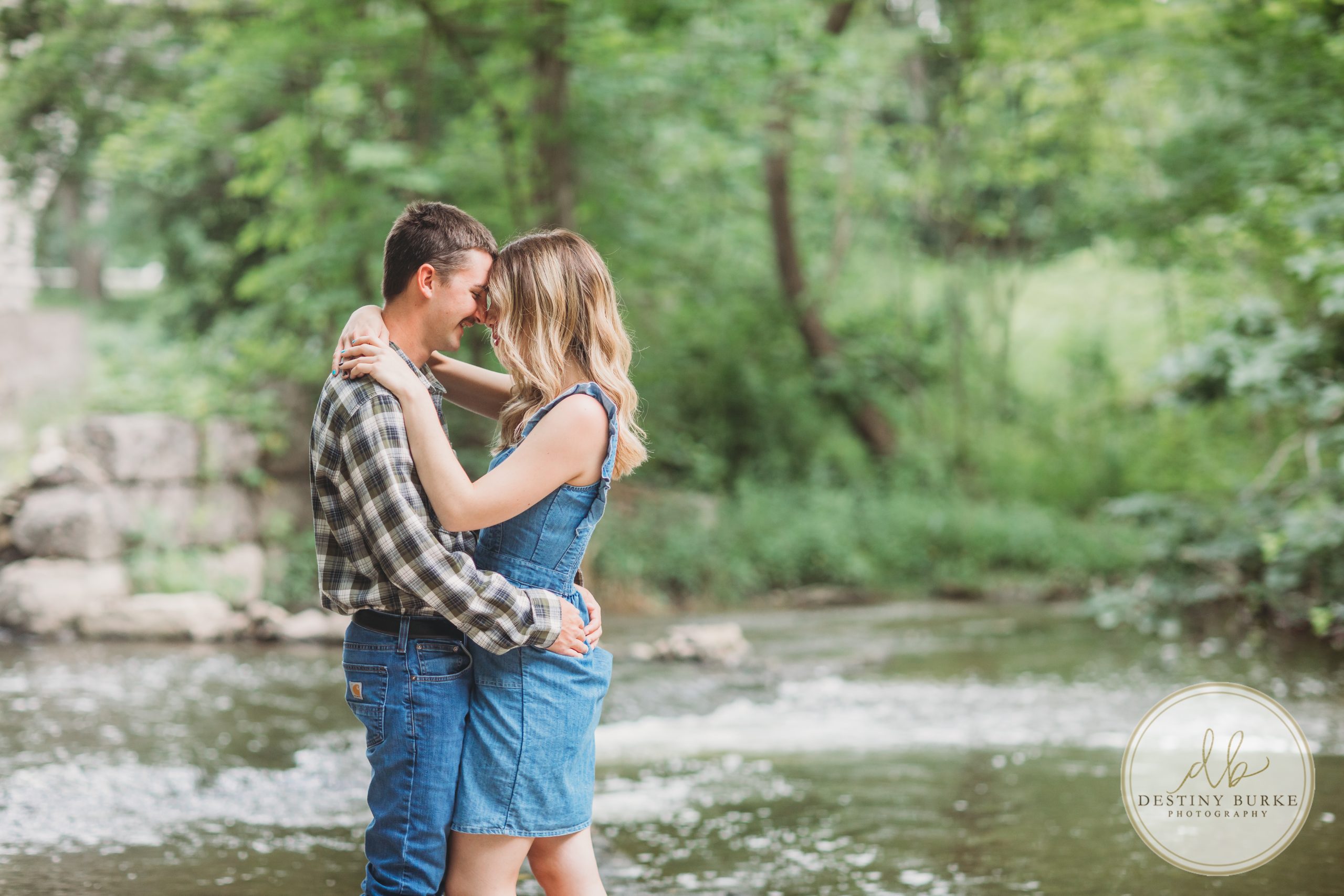 Rochester, Ny, Wedding, Photographer, Photography, Engagement, Couples, Mini Sessions, Avon NY, Avon, 5 Arch Bridge, Water, Creek Sessions,