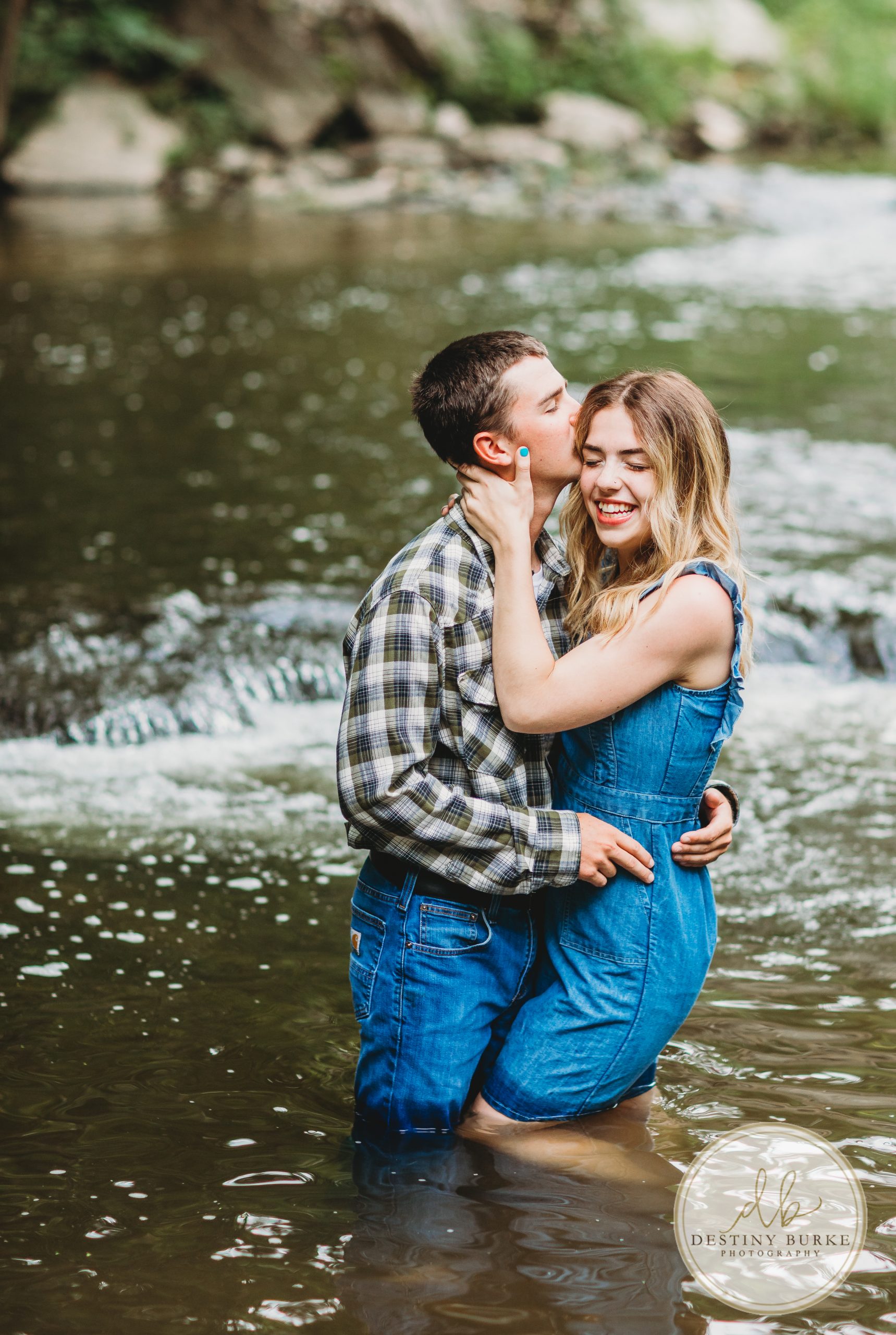 Rochester, Ny, Wedding, Photographer, Photography, Engagement, Couples, Mini Sessions, Avon NY, Avon, 5 Arch Bridge, Water, Creek Sessions,