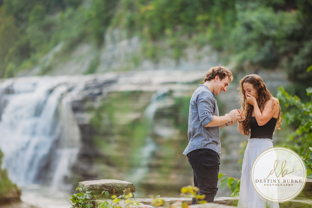best surprise proposal engagement photographer near rochester ny at letchworth state park epic locations to propose